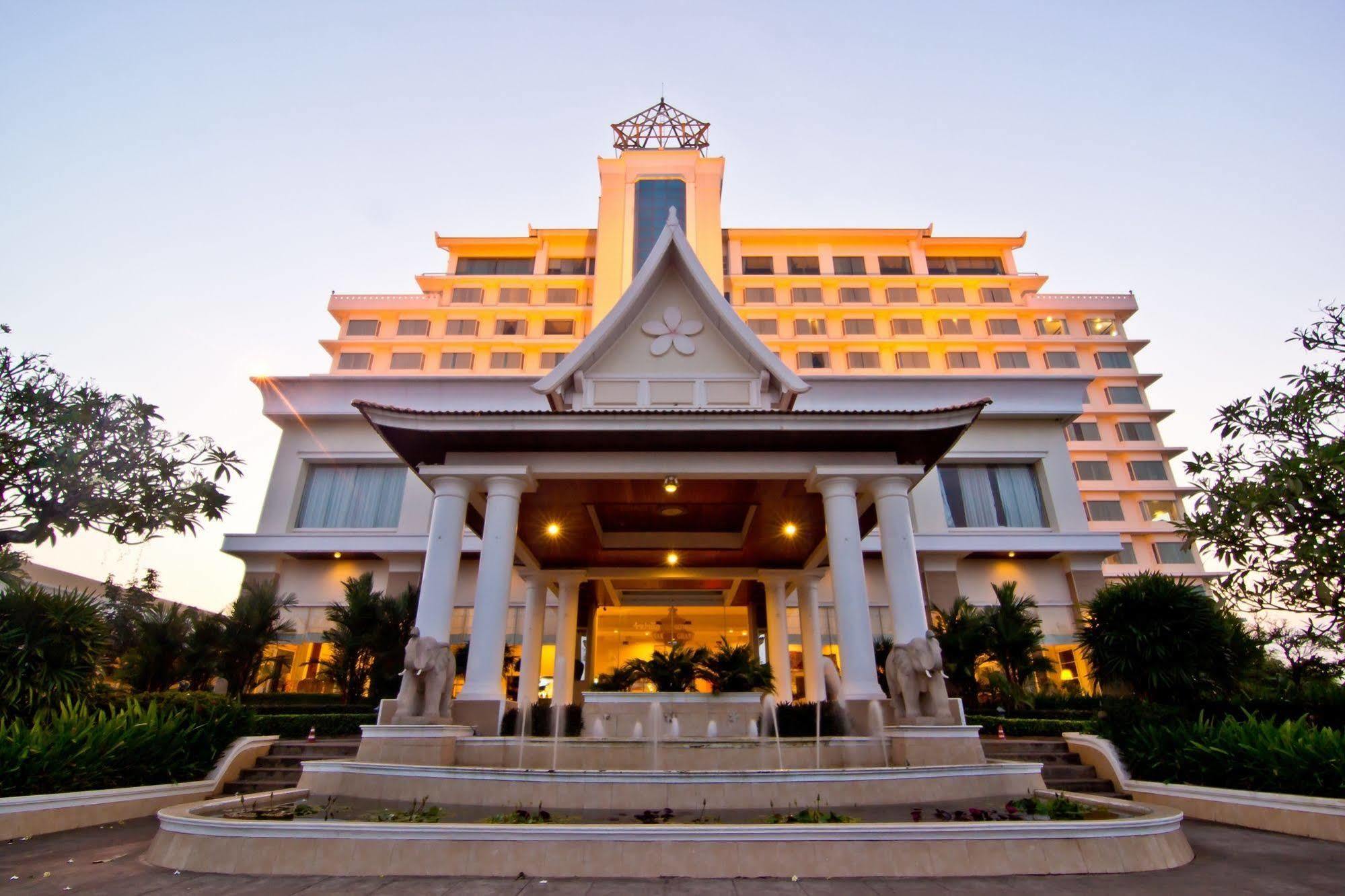 Champasak Grand Hotel Pakse Εξωτερικό φωτογραφία